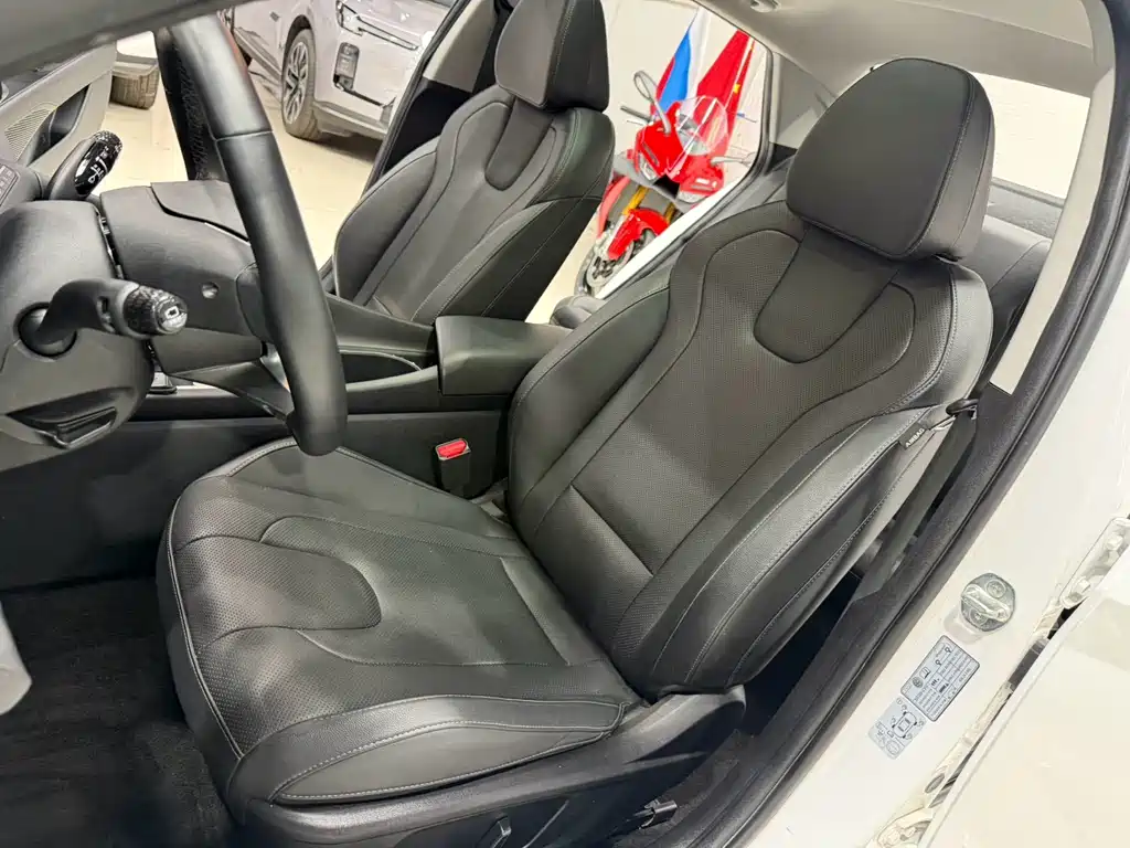 Hyundai Elantra — миниатюра 9