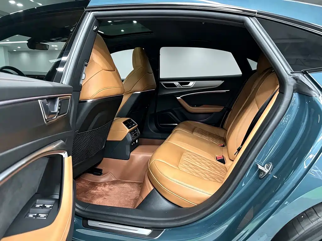 Audi A7L — миниатюра 2