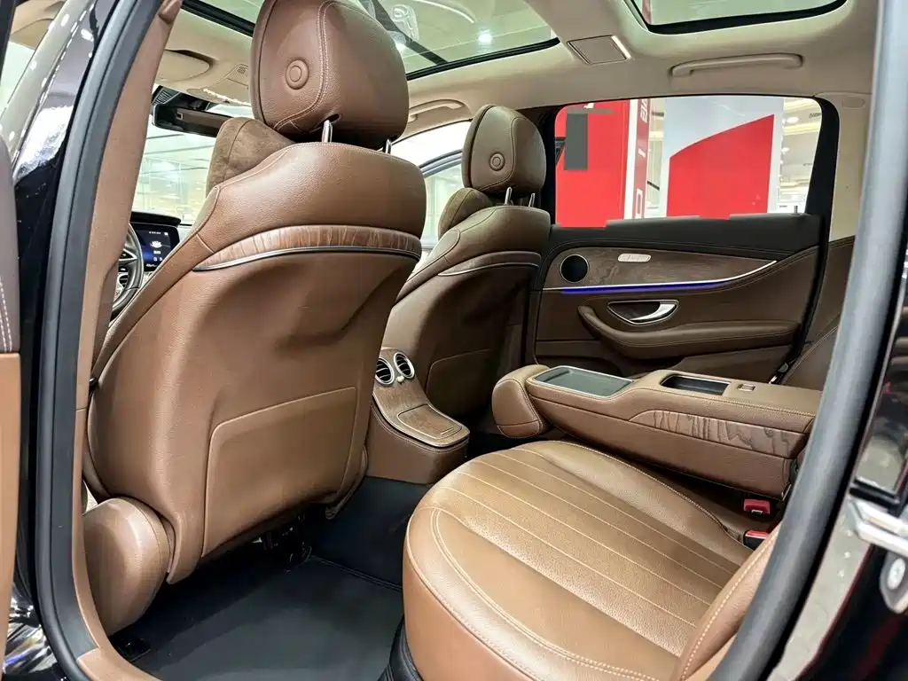 Mercedes-Benz E-Class — миниатюра 12