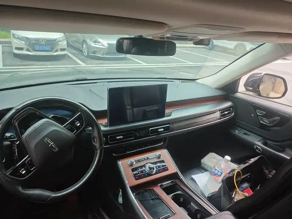 Lincoln Aviator — миниатюра 5