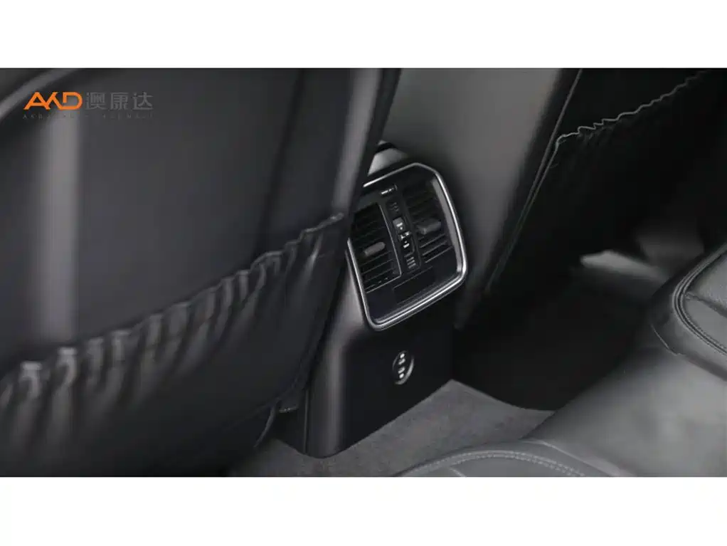 Porsche Macan — миниатюра 9