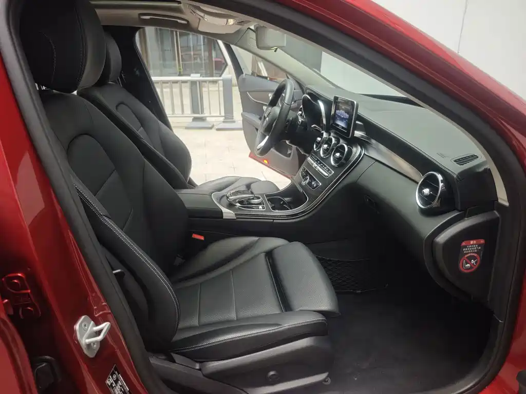 Mercedes-Benz C-Class — миниатюра 11