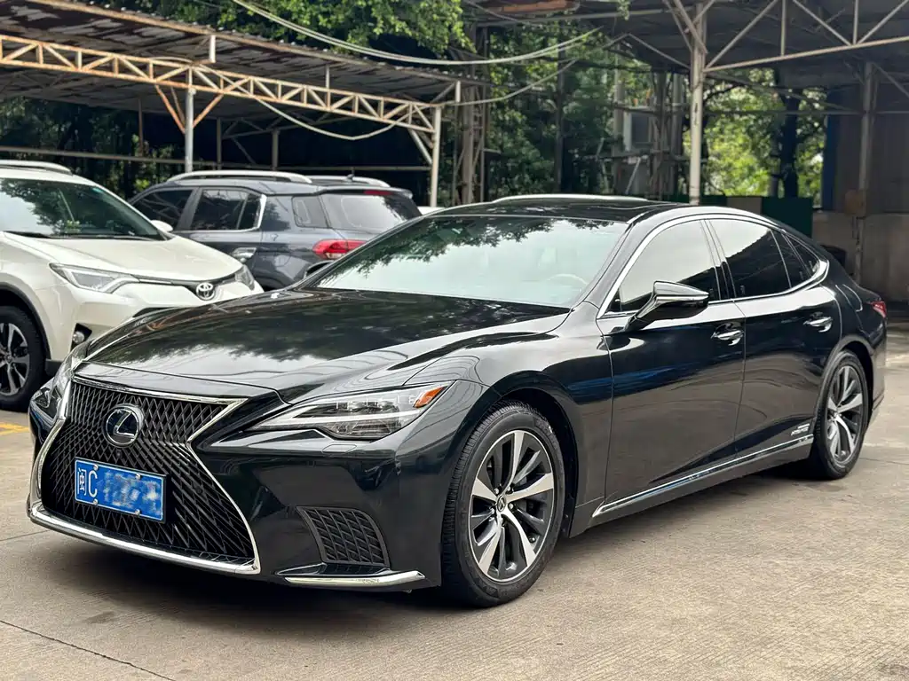 Lexus LS 2021