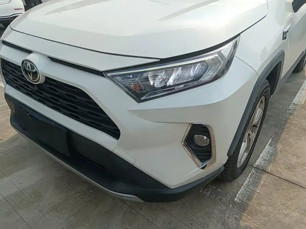 Toyota RAV4 — миниатюра 24