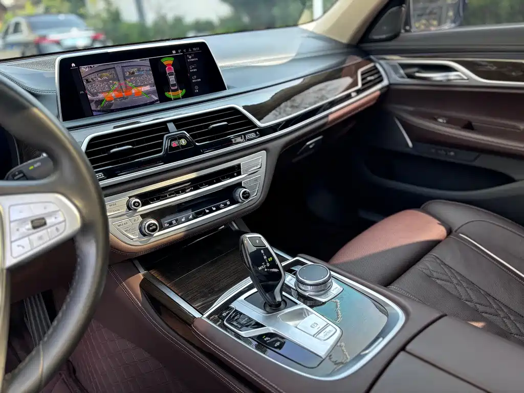 BMW 7 Series — миниатюра 20