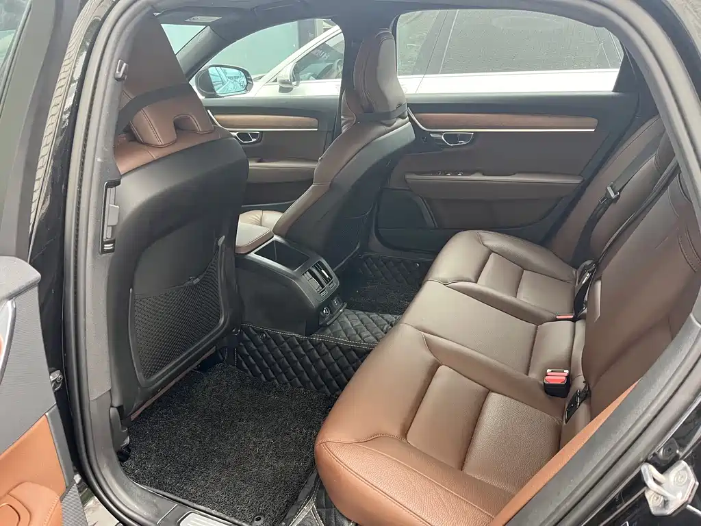 Volvo S90 — миниатюра 6