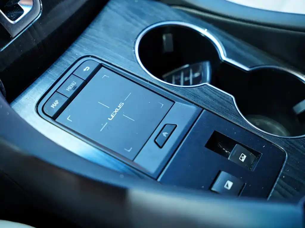 Lexus LM — миниатюра 24