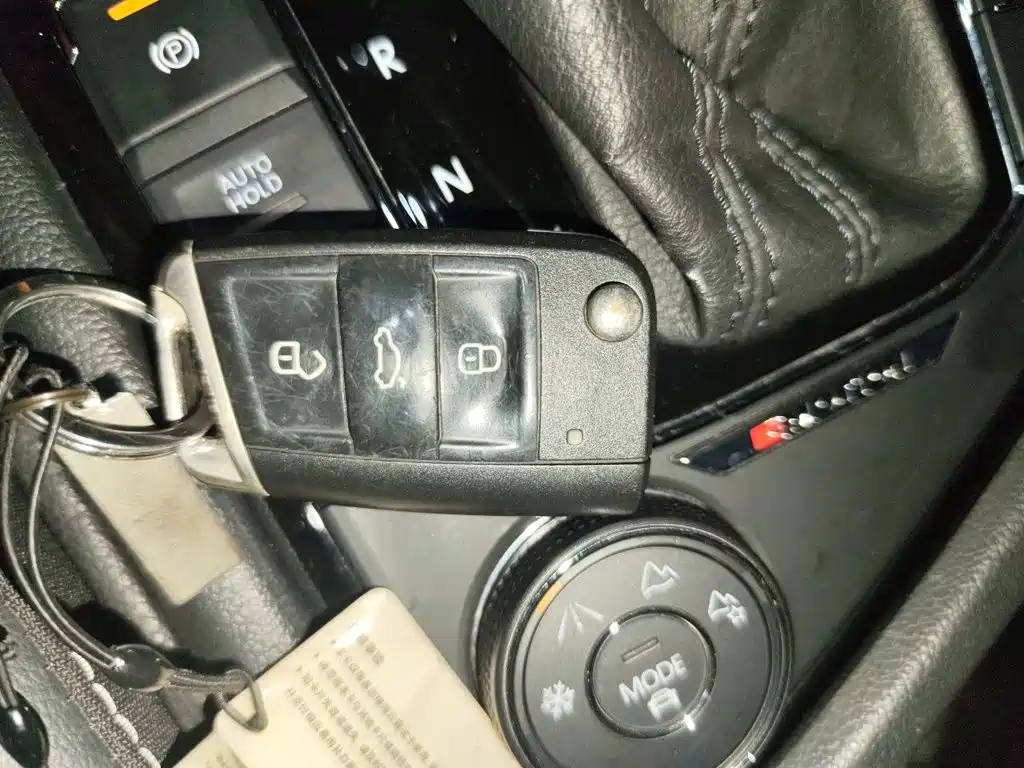 Volkswagen Tiguan L — миниатюра 12