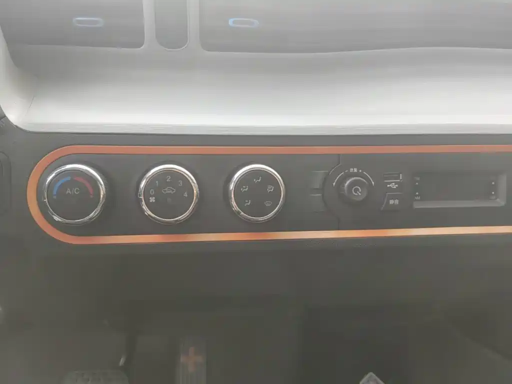 Wuling MINIEV — миниатюра 13