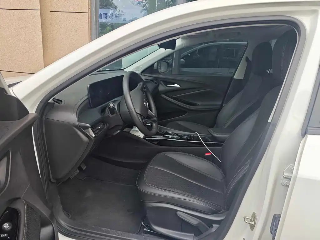 Buick Verano — миниатюра 6