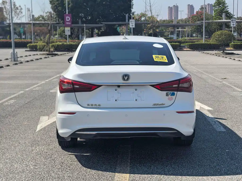 Changan Eado New Energy — миниатюра 8