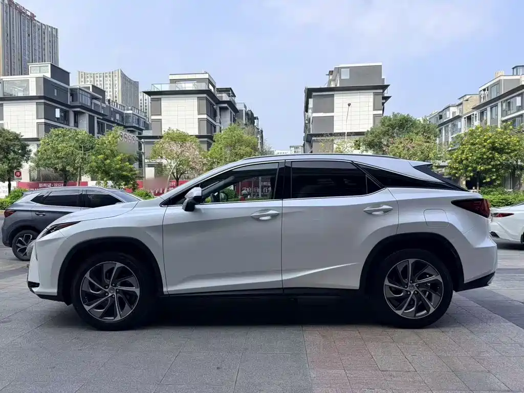 Lexus RX — миниатюра 11