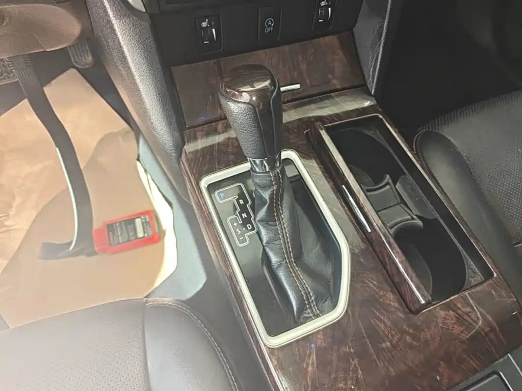 Toyota Camry — миниатюра 14