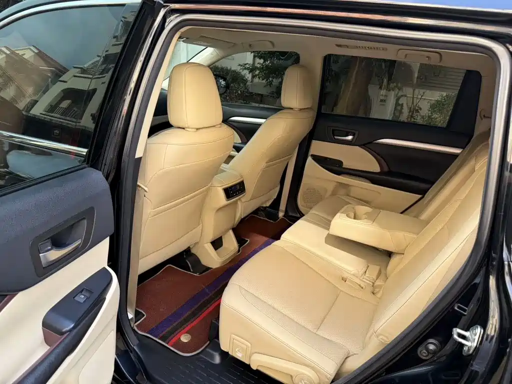 Toyota Highlander — миниатюра 6