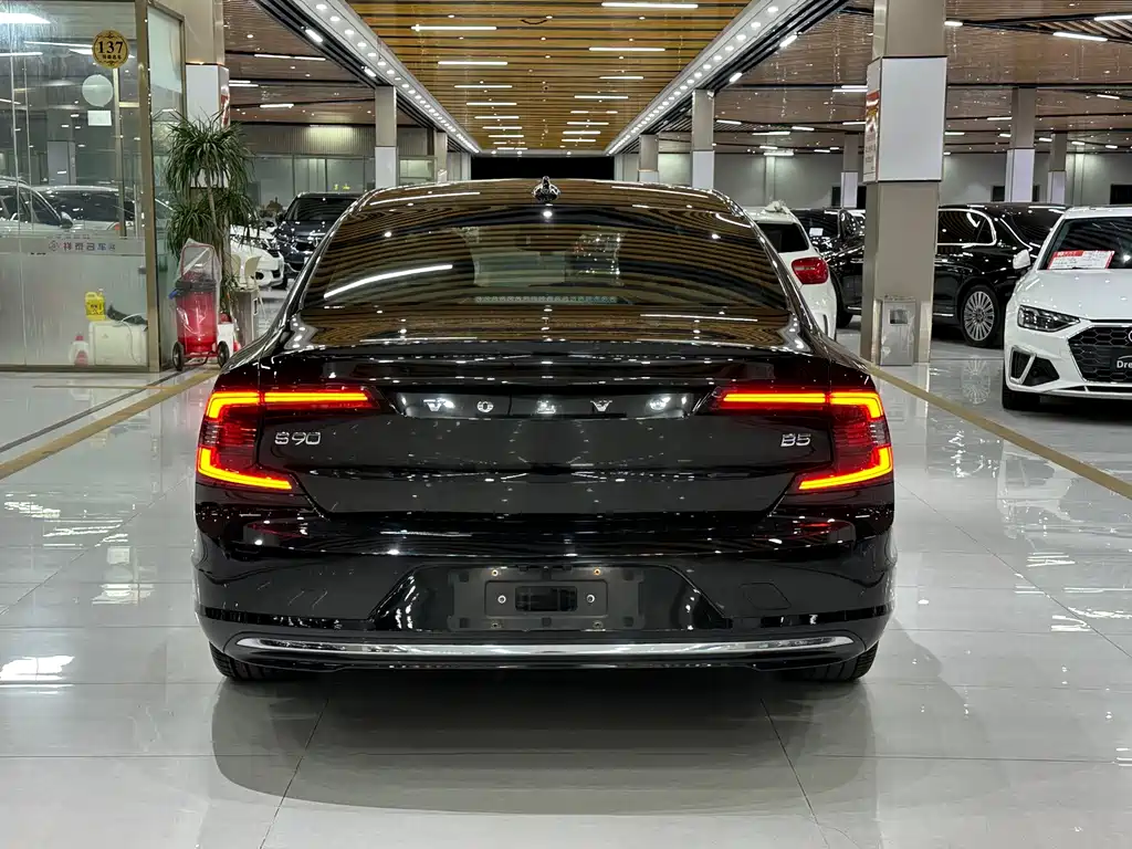 Volvo S90 — миниатюра 13