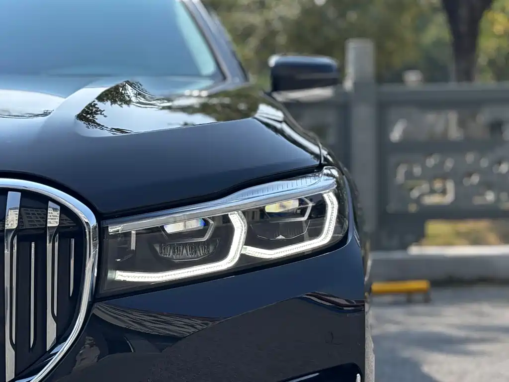 BMW 7 Series — миниатюра 6
