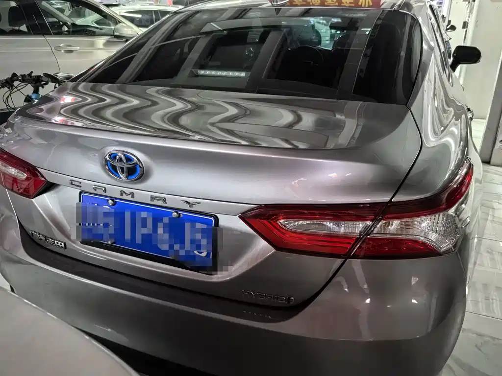Toyota Camry — миниатюра 4