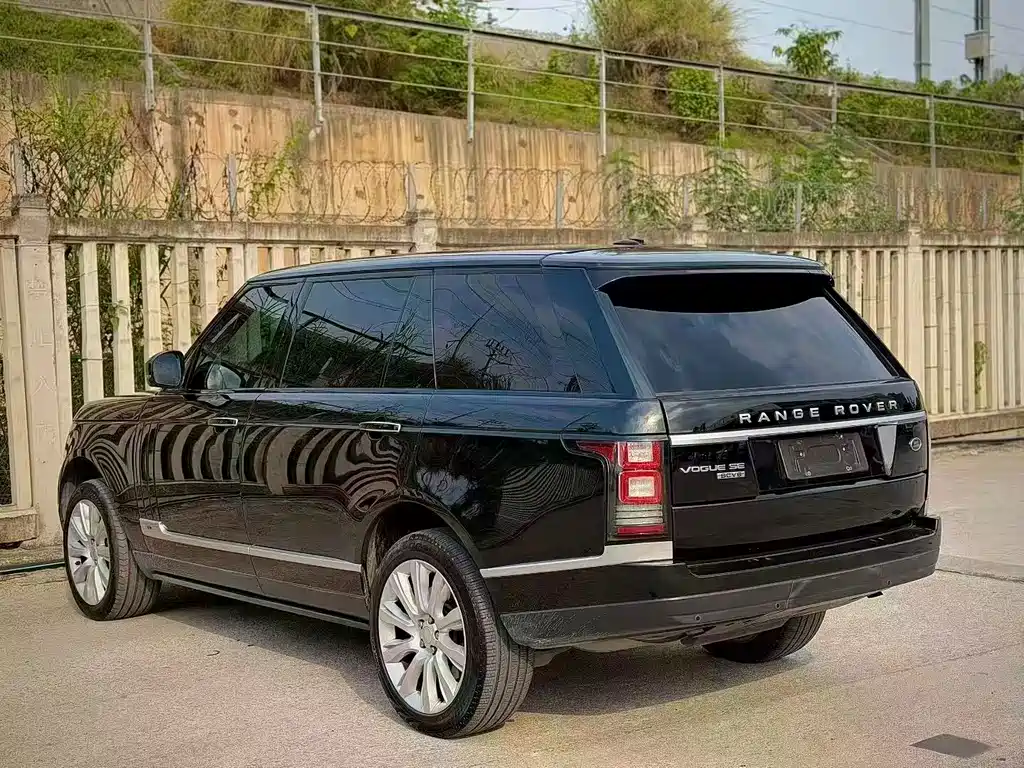 Land Rover Range Rover — миниатюра 7