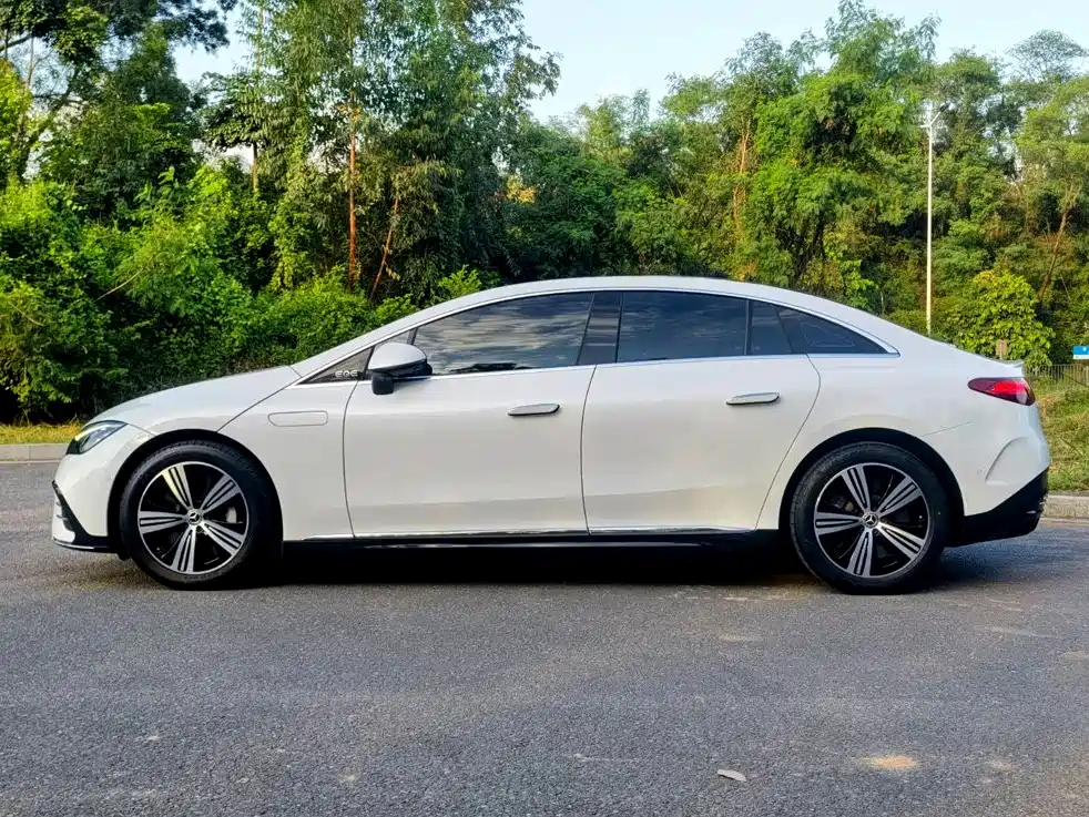 Mercedes-Benz EQE