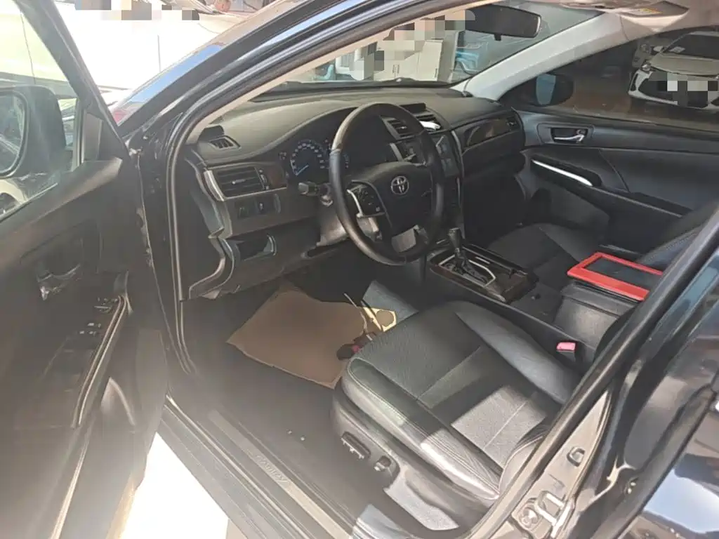 Toyota Camry — миниатюра 16