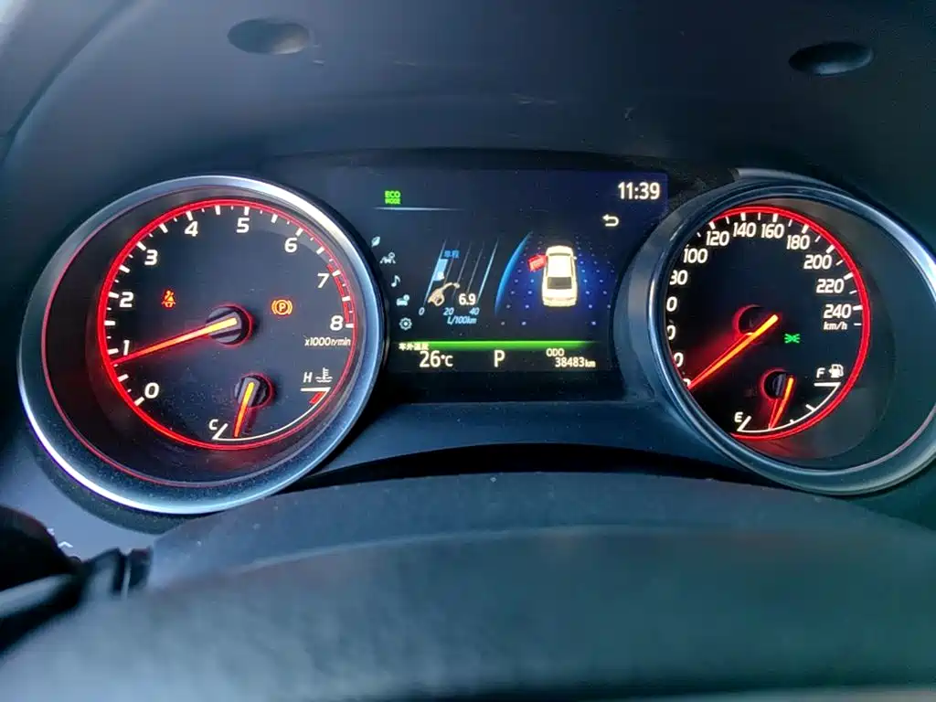 Toyota Camry — миниатюра 12