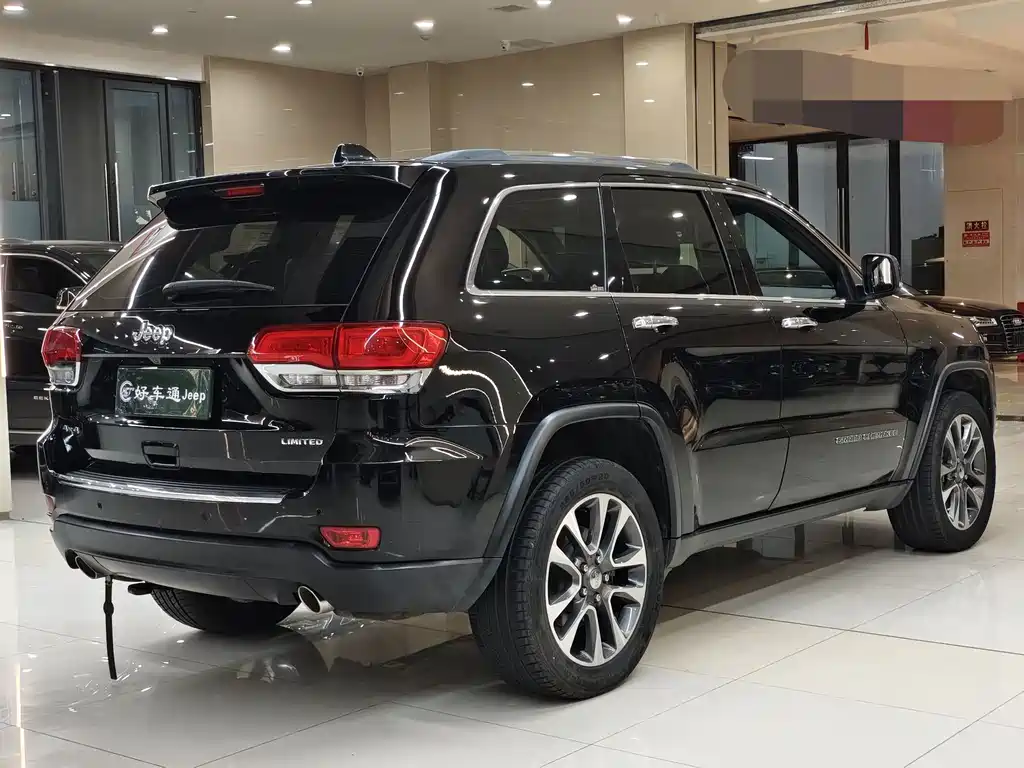 Jeep Grand Cherokee (Import) — миниатюра 16