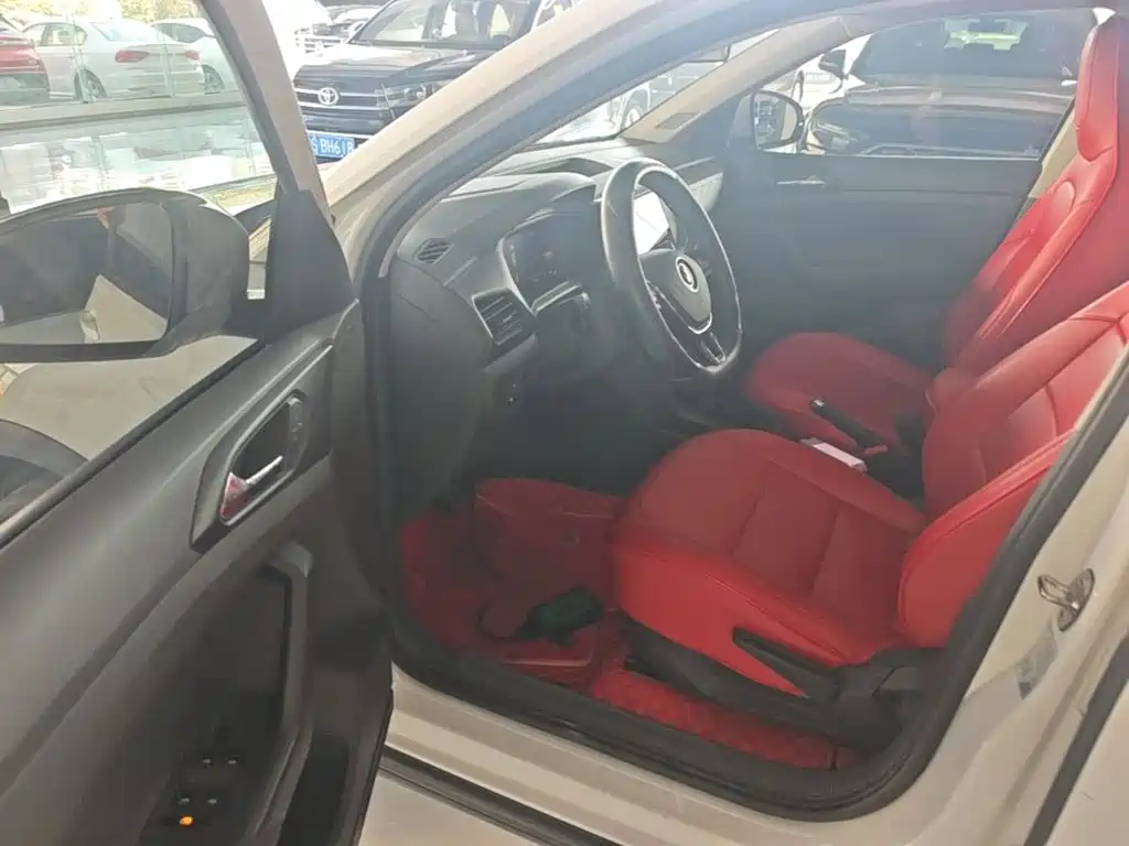 Volkswagen T-Cross — миниатюра 16