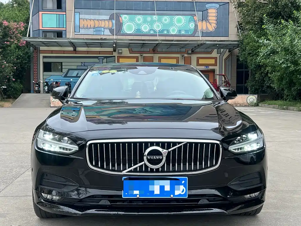 Volvo S90 — миниатюра 2