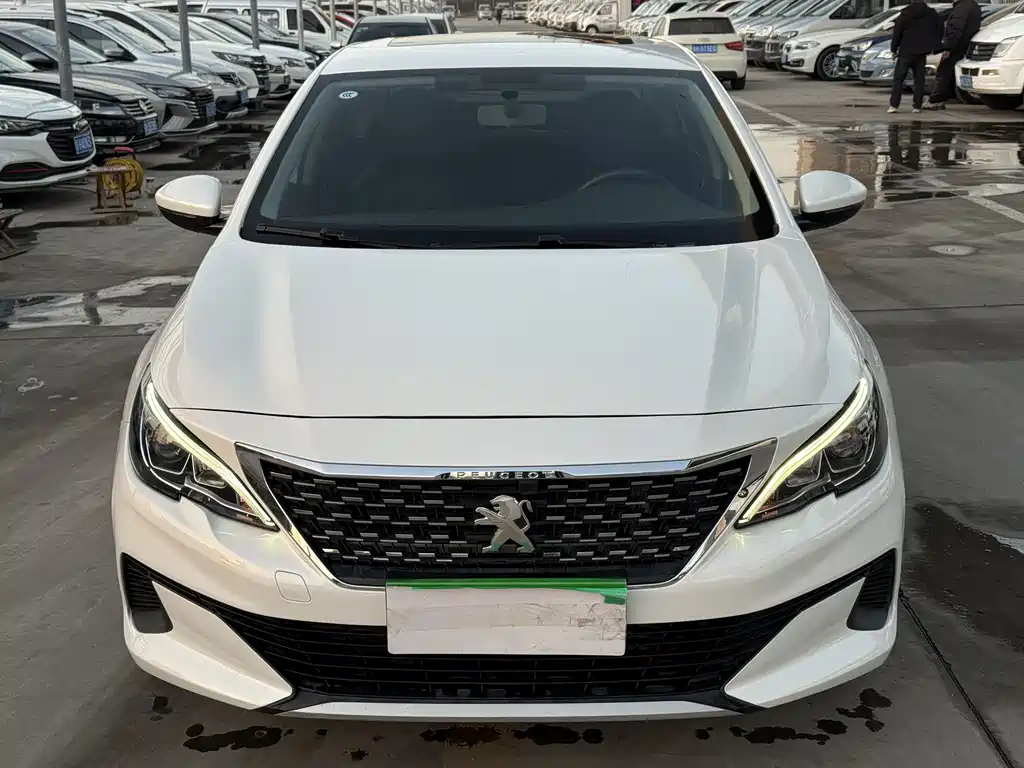 PEUGEOT 408