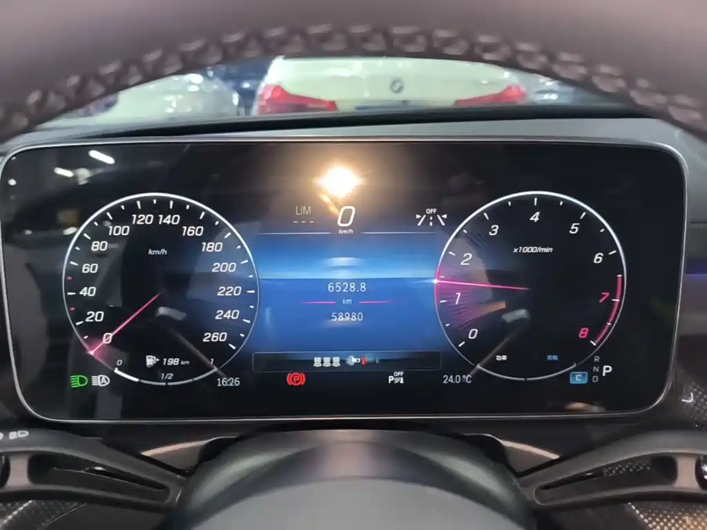 Mercedes-Benz C-Class — миниатюра 8