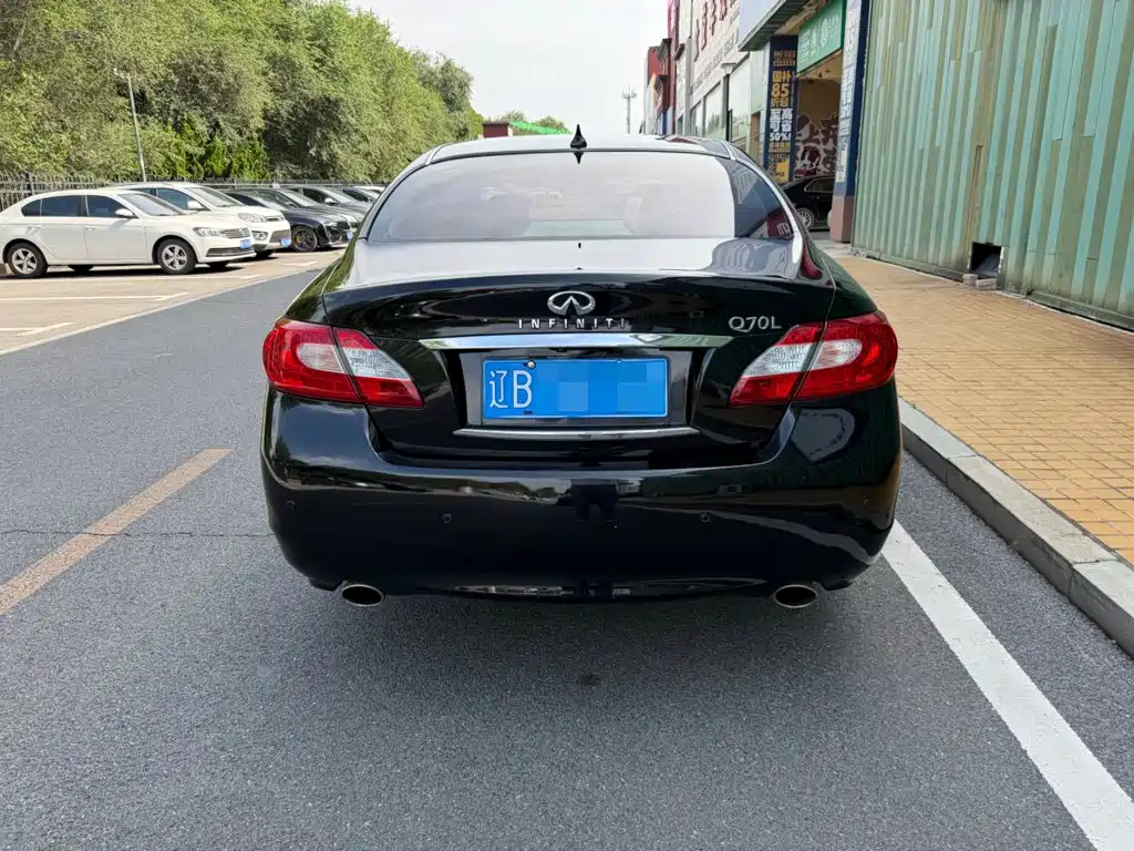 Infiniti Q70 — миниатюра 12