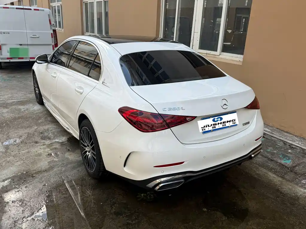 Mercedes-Benz C-Class — миниатюра 6