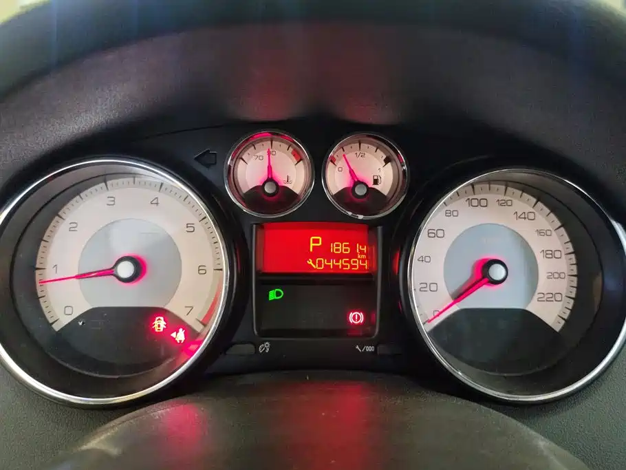 Peugeot 408 — миниатюра 14