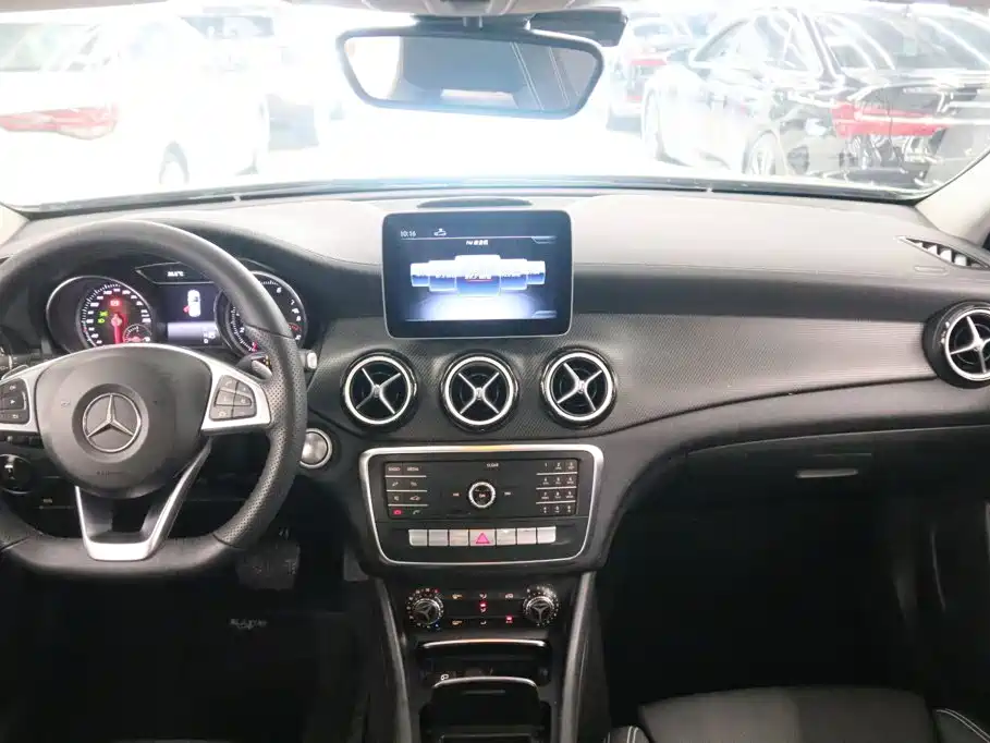 Mercedes-Benz GLA — миниатюра 5
