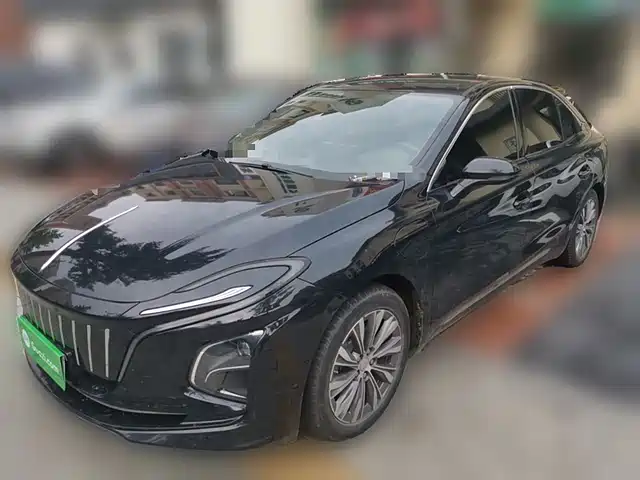 RED FLAG HONGQI E QM5 2023