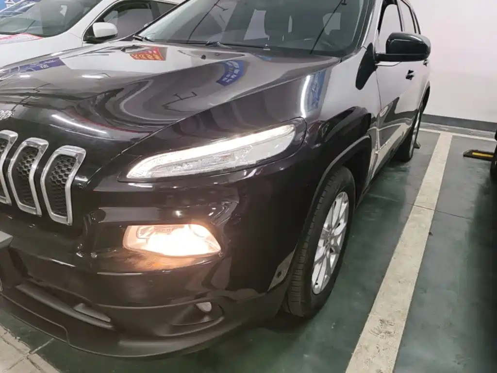 Jeep Cherokee — миниатюра 24