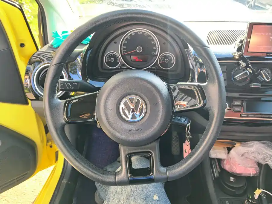 Volkswagen up! — миниатюра 15