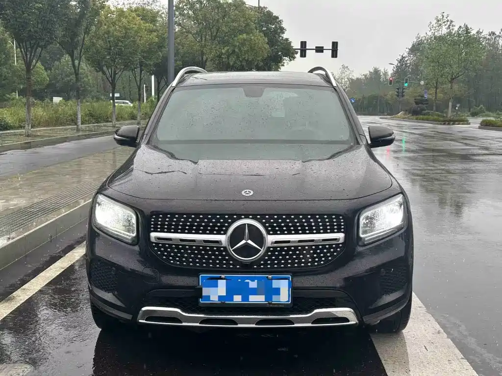 Mercedes-Benz GLB — миниатюра 8