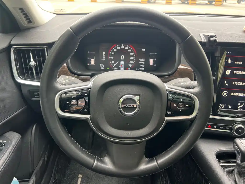Volvo S90 — миниатюра 11
