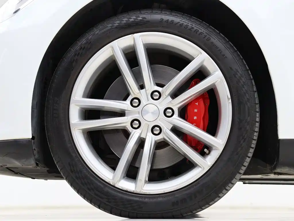 Tesla Model S — миниатюра 26
