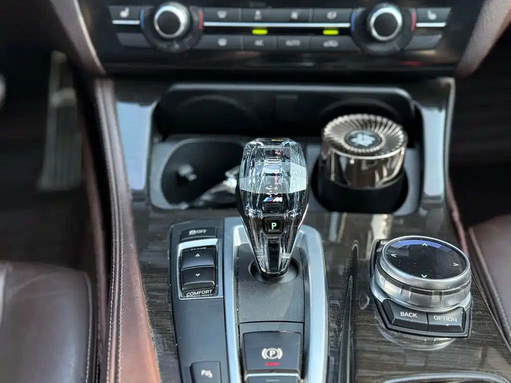 BMW 5 Series — миниатюра 14