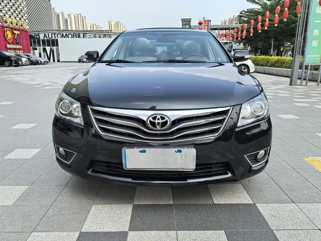 Toyota Camry — миниатюра 2