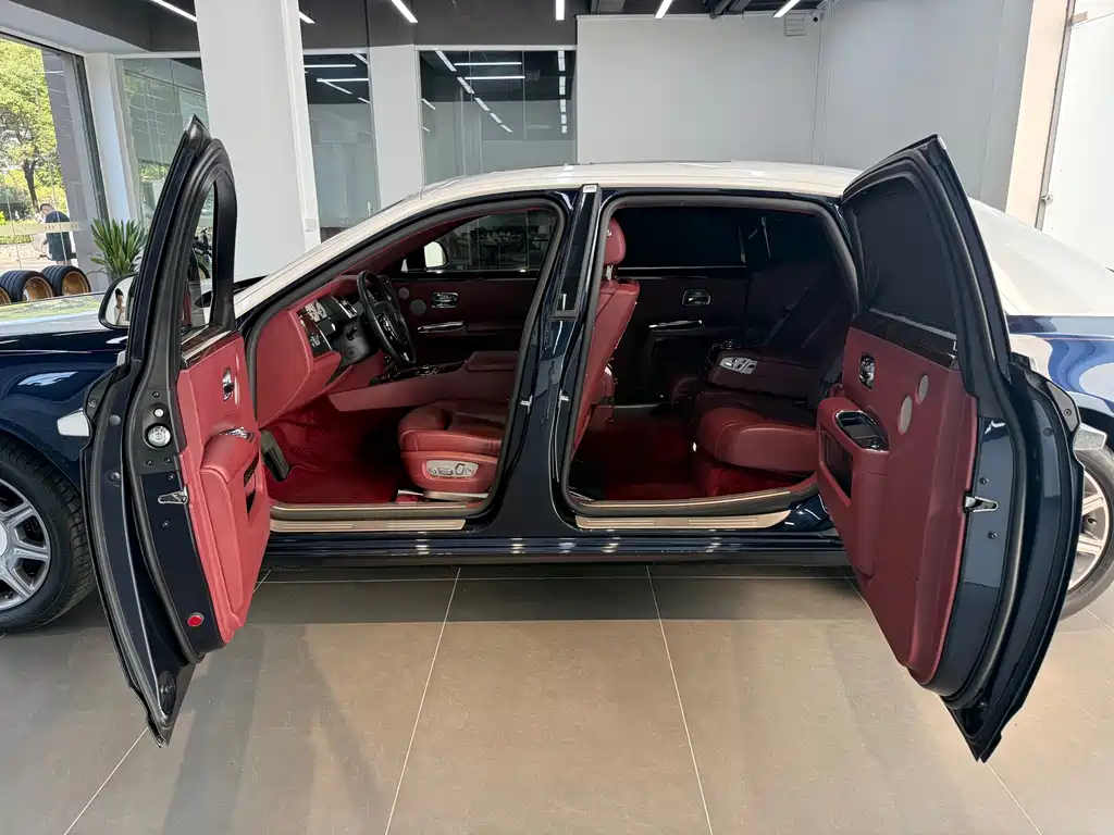 Rolls-Royce Ghost — миниатюра 11