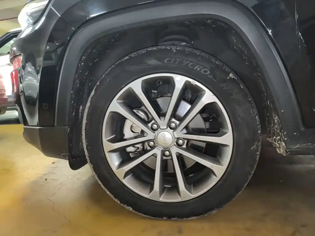 Jeep Grand Commander — миниатюра 23