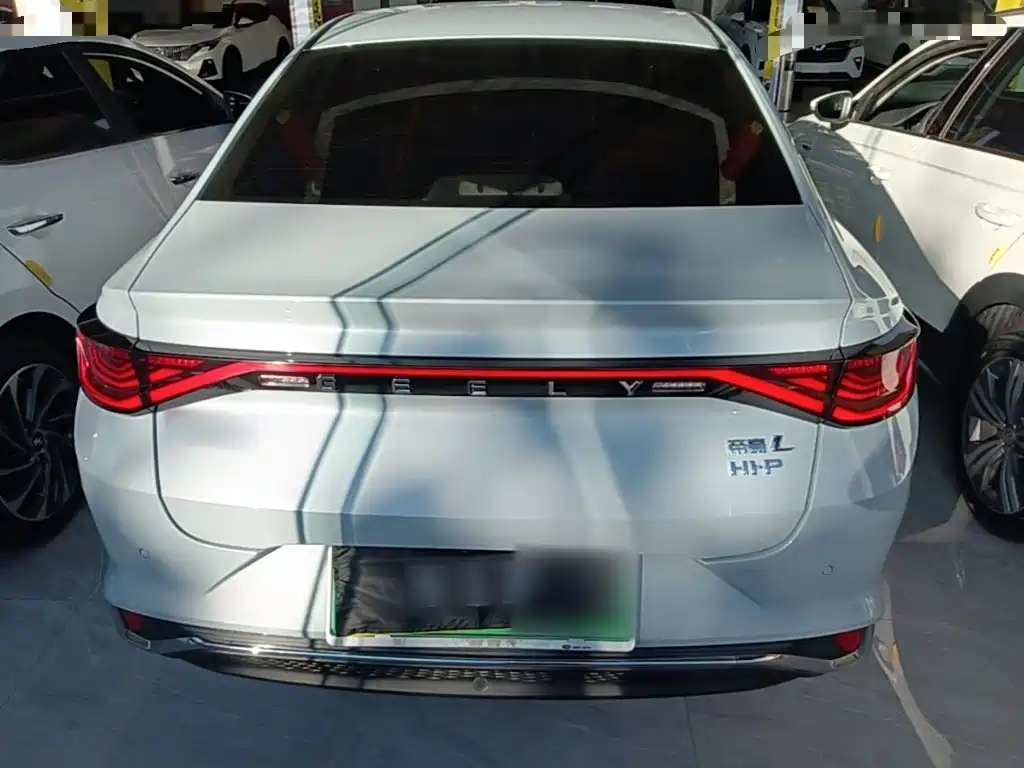 Geely L HiP — миниатюра 6