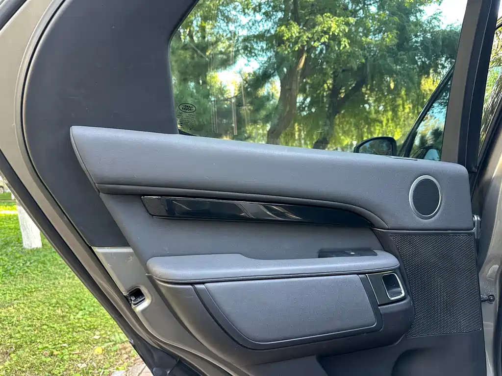 Land Rover Discovery — миниатюра 17