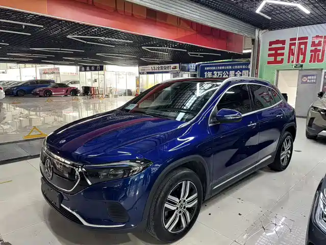 MERCEDES-BENZ EQA 2022