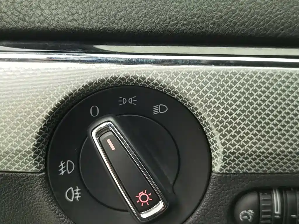 Volkswagen Sagitar — миниатюра 21