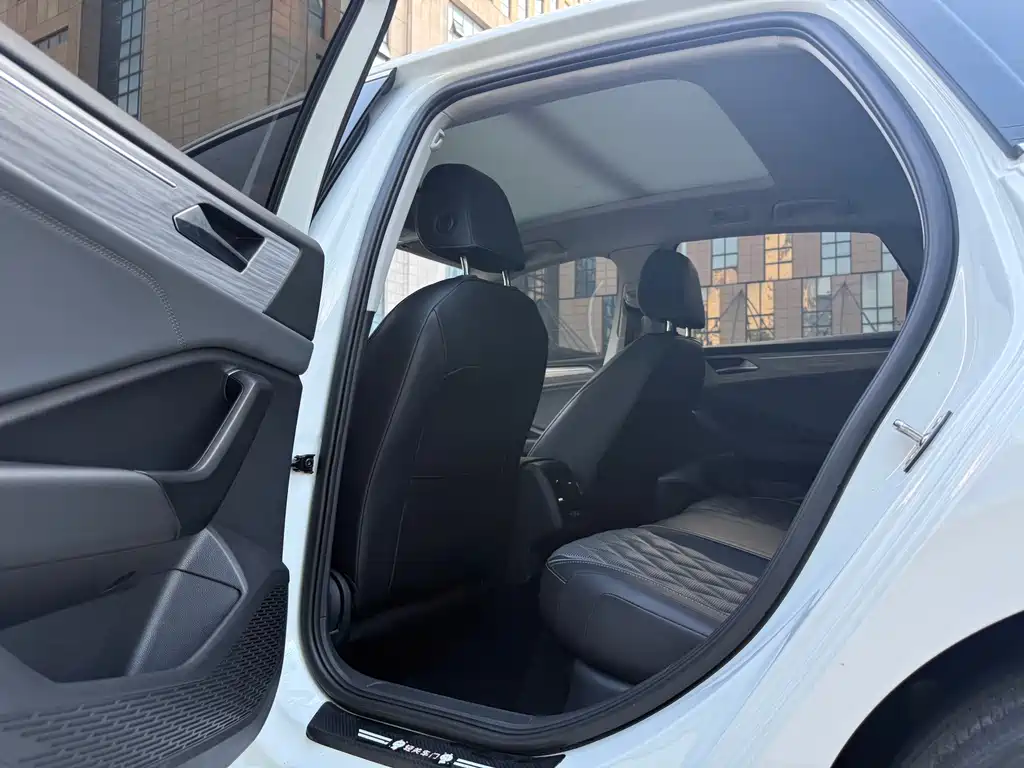Volkswagen Sagitar — миниатюра 7
