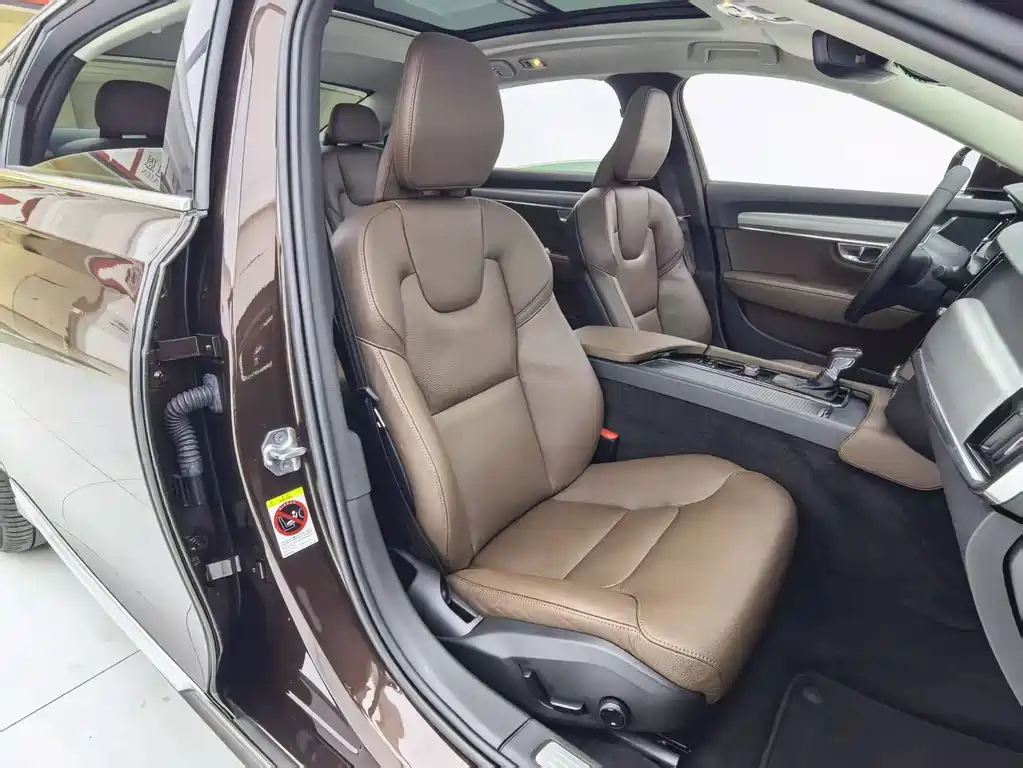 Volvo S90 — миниатюра 8